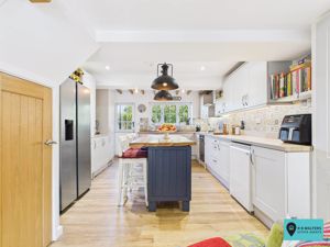 Kitchen/Breakfast Room- click for photo gallery